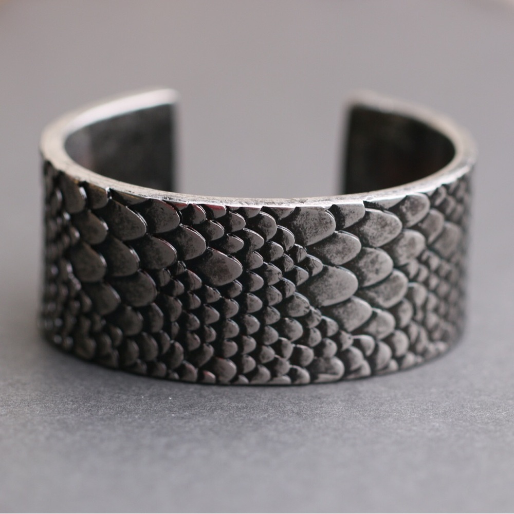 Marc Jacobs Swallow Wide Cuff in Silver